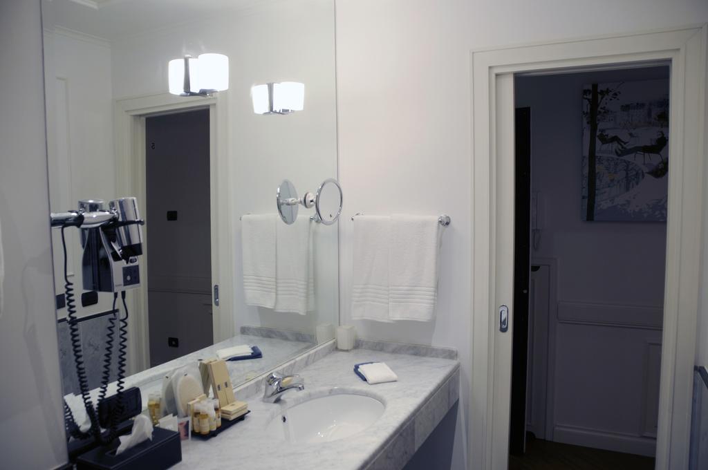 Suite Fontana Di Trevi Roma Phòng bức ảnh